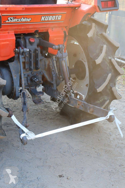 جرار زراعي Kubota L1-235
