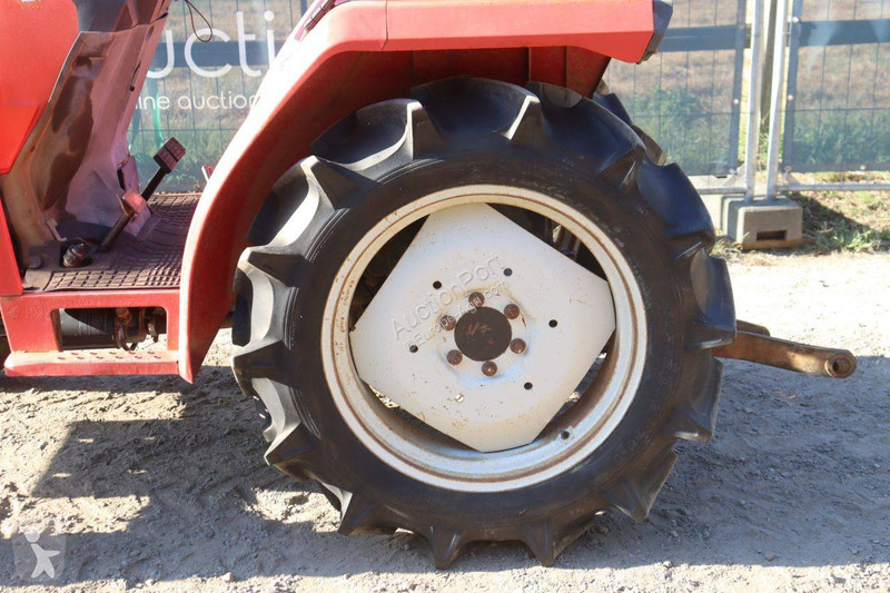 Tractor Mitsubishi MT26