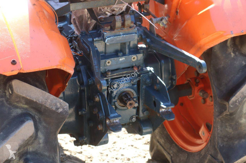 Tractor Kubota B7001