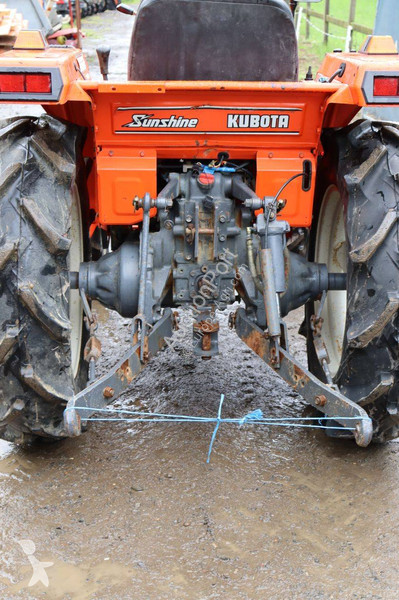 جرار زراعي Kubota Sunshine L1-215