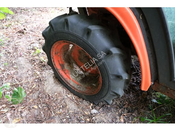 Tractor Kubota B2400D