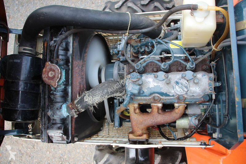 Сільськогосподарський трактор Kubota B1500DT