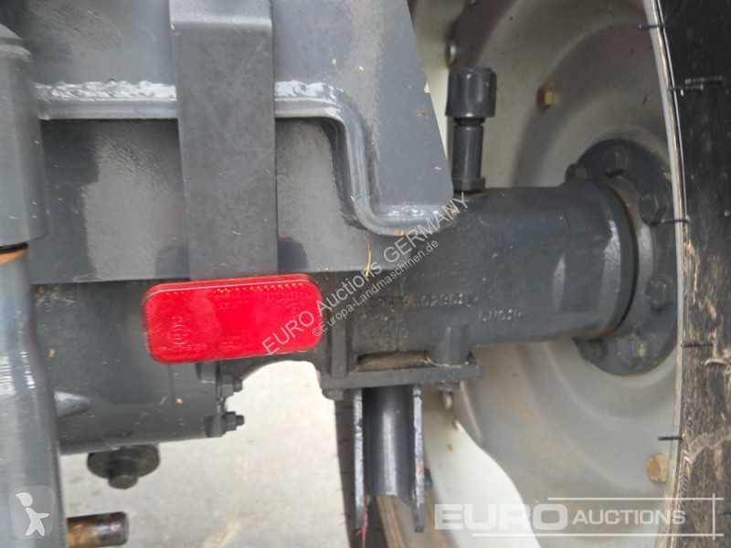 Tractor Mahindra 8560