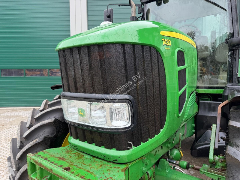 Tractor John Deere 7430 Excellent condition