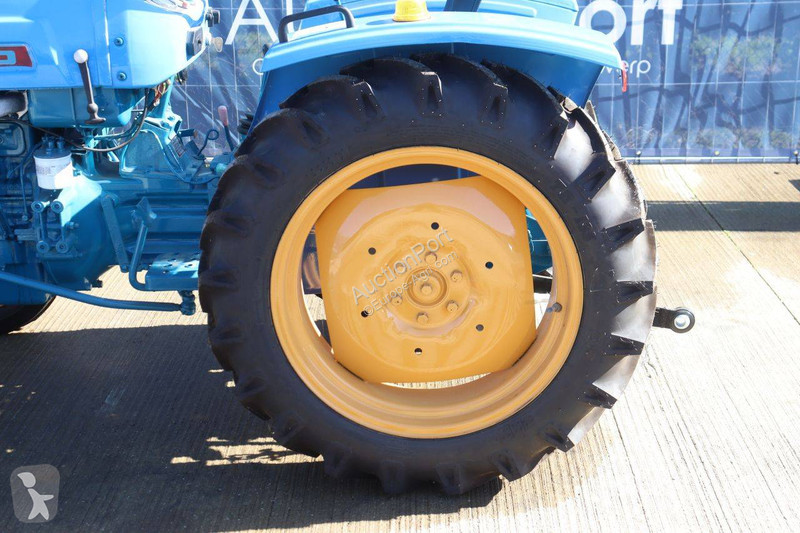 Tractor agrícola Hinomoto E18