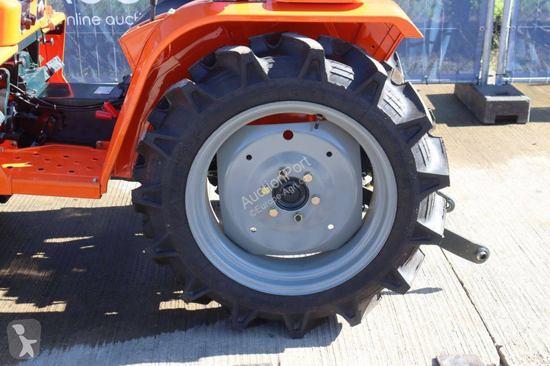 Tractor agrícola Kubota B1702DT