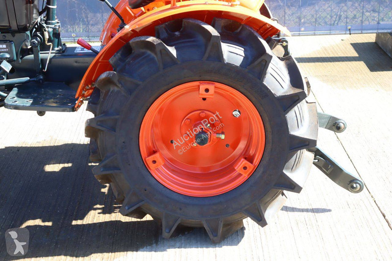 Tractor agrícola Kubota B7001DT