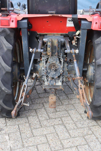 Tractor agrícola Yanmar F220D