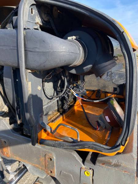 Tractor Renault 330  endommagé