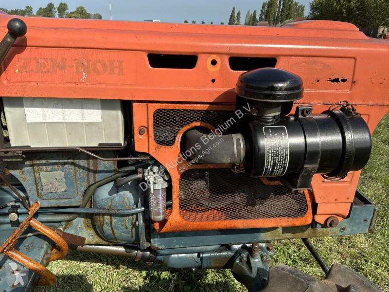 Tractor  B7001