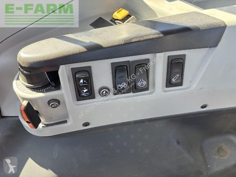 Трактор Valtra  a115