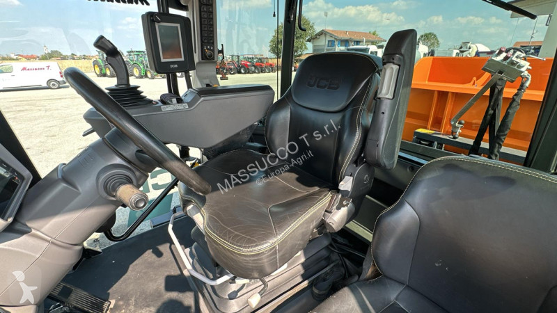 Tracteur agricole JCB 4220 4X4