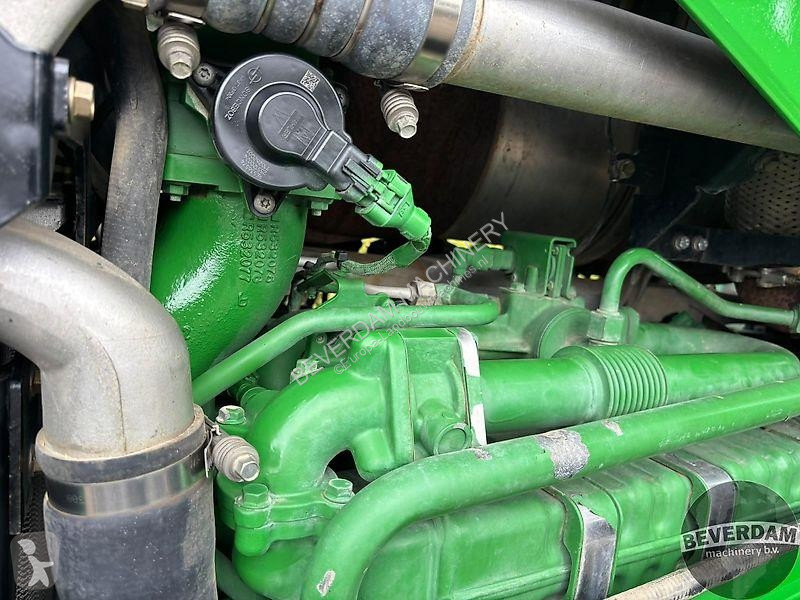 Zemědělský traktor John Deere 7230R