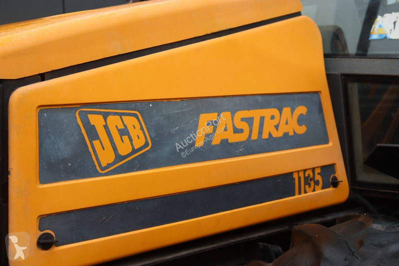Zemědělský traktor JCB Fastrac 1135