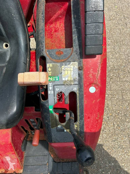 Tracteur agricole Mitsubishi MT165