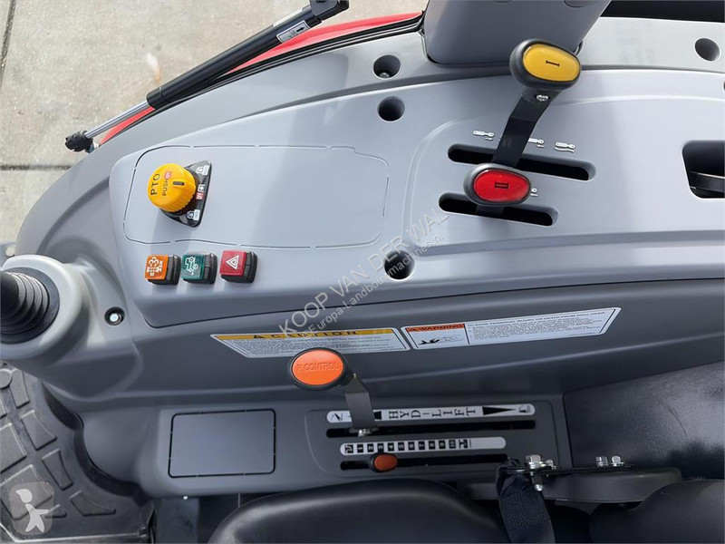 Zemědělský traktor Shibaura SB62HC
