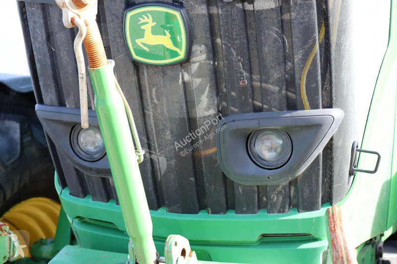 Zemědělský traktor John Deere 6195R