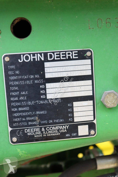 Zemědělský traktor John Deere 6320