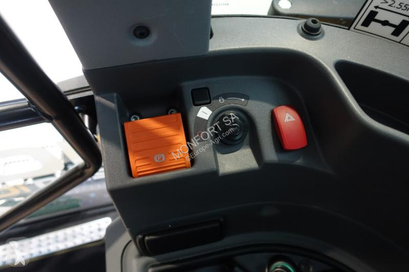 جرار زراعي JCB Icone