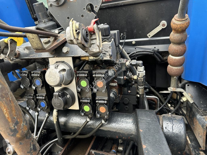 Tracteur agricole New Holland TVT 195 Dutch...