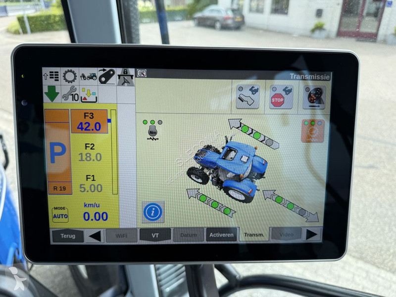 Tractor New Holland T6145 AC STAGE V
