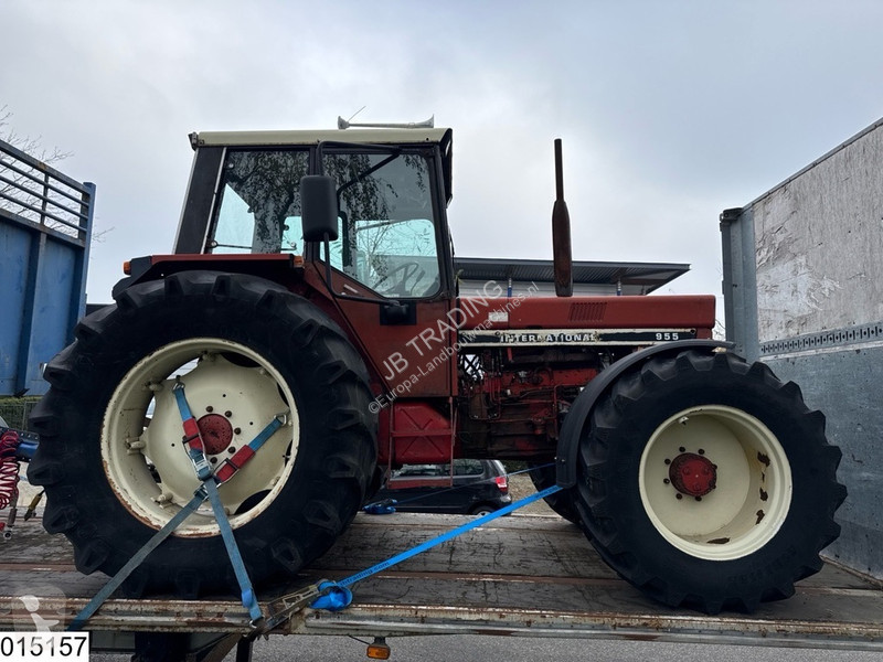 Landbrugstraktor International 955A
