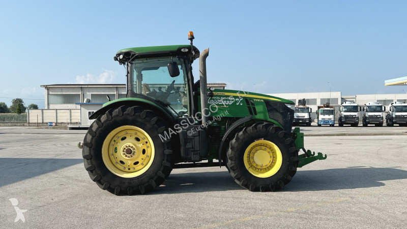 Lantbrukstraktor John Deere 7230R