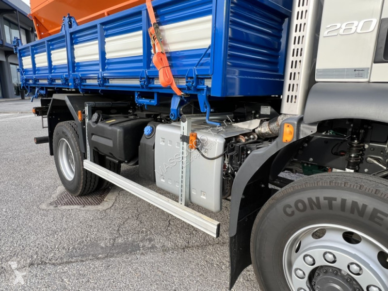 Lantbrukstraktor Volvo FL816-280 4X4