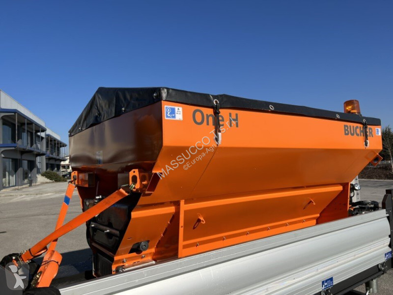Lantbrukstraktor Aebi Schmidt MT760
