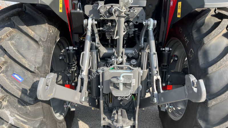 Trattore Massey Ferguson 5711 DYNA4 4X4