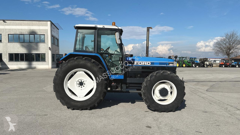 Lantbrukstraktor Ford 8240 4x4