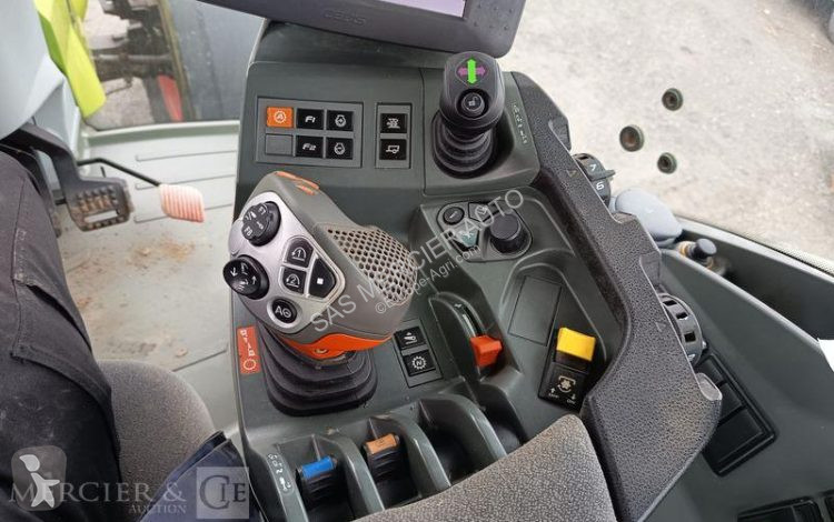 Lantbrukstraktor Claas