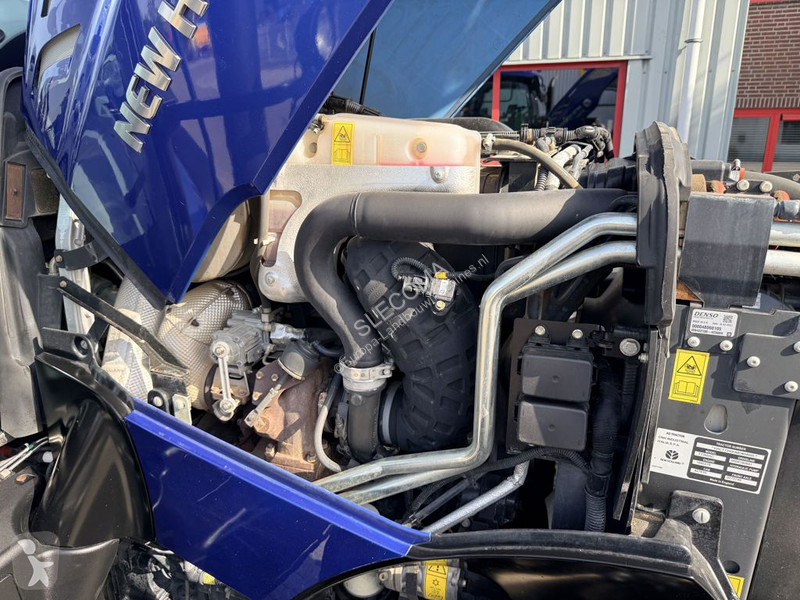 New Holland T7.260 AC Stage V Blue Power tractor