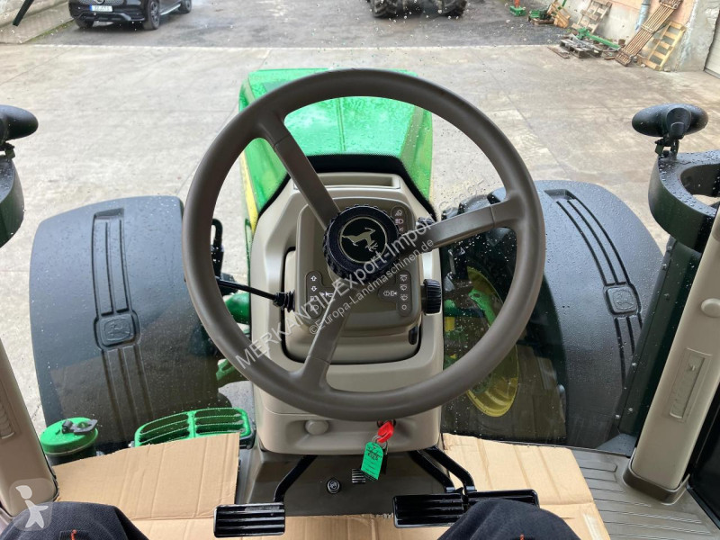 Lantbrukstraktor John Deere 8335R *Powr Shift*