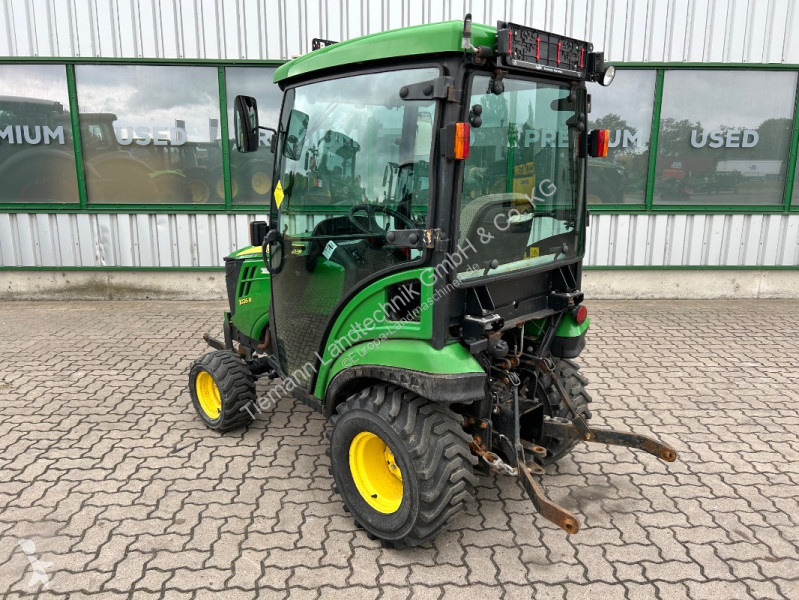 Lantbrukstraktor John Deere 1026 R
