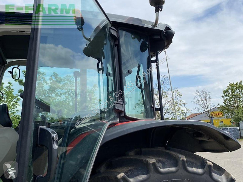 Landbrugstraktor Massey Ferguson  5711 m dyna-4