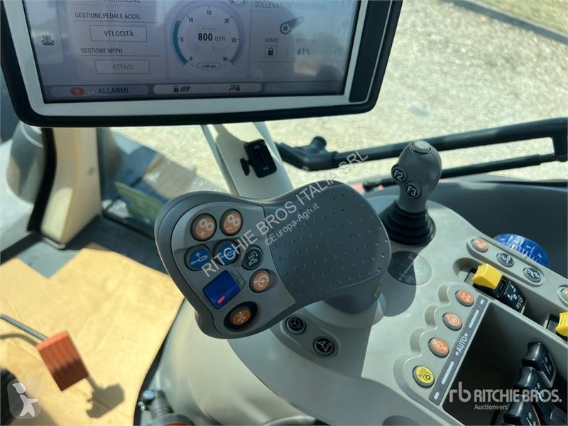 Tractor  X8.680 VT Drive
