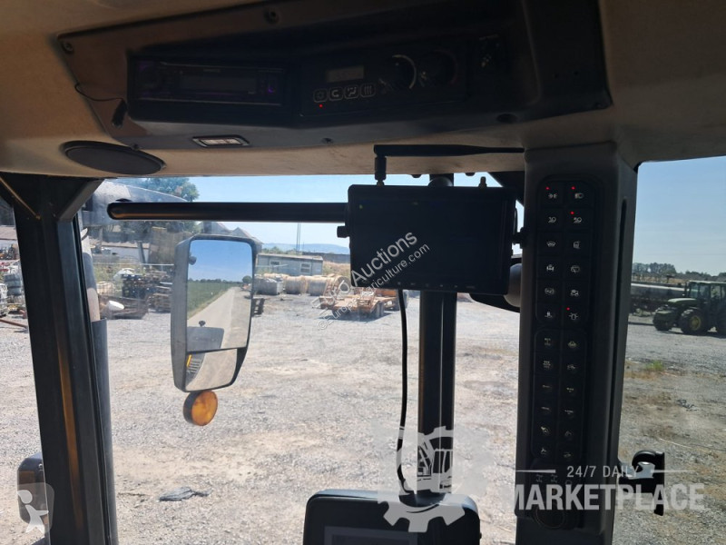 Сільськогосподарський трактор JCB FASTRAC 4220