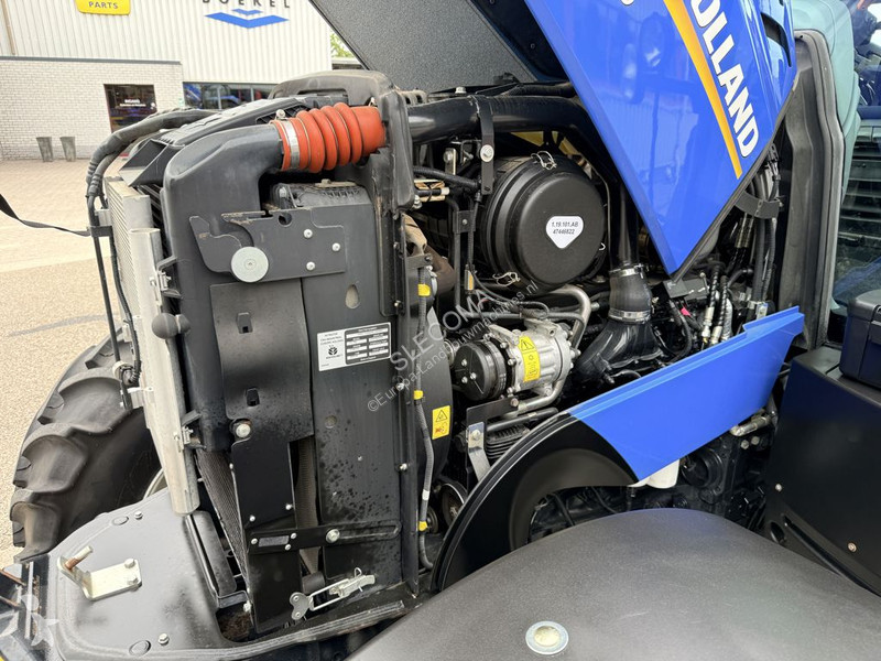 New Holland T7.165S Range Command tractor