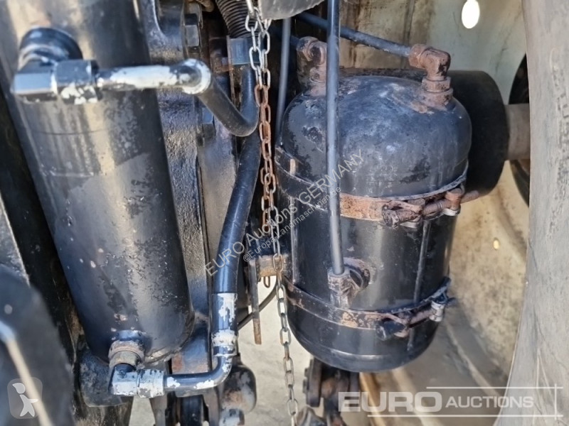 Tracteur agricole New Holland T8050
