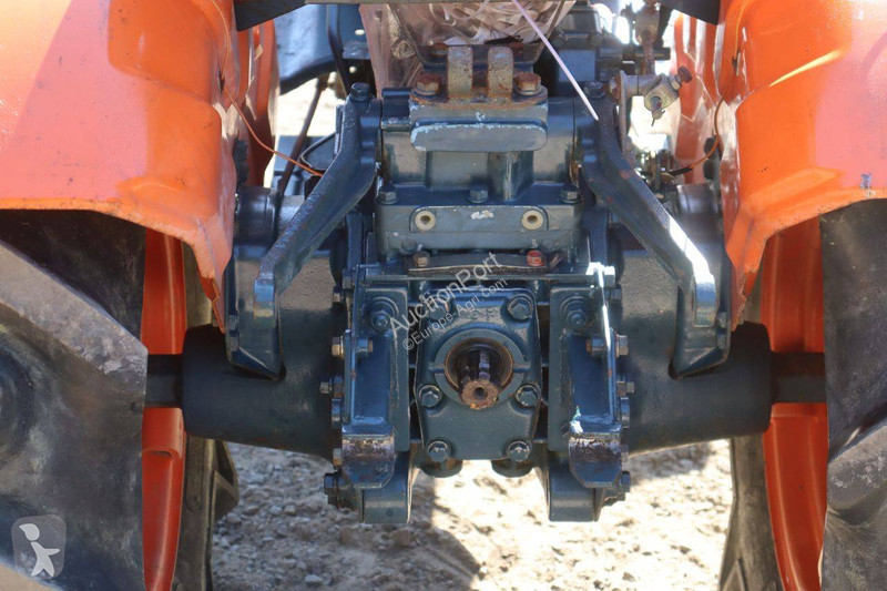 Tractor Kubota B7001