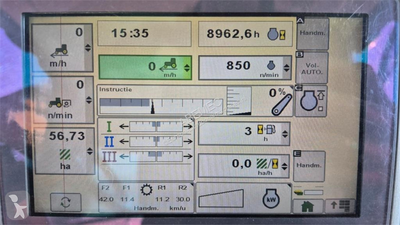 Zemědělský traktor John Deere 6125R AutoPower
