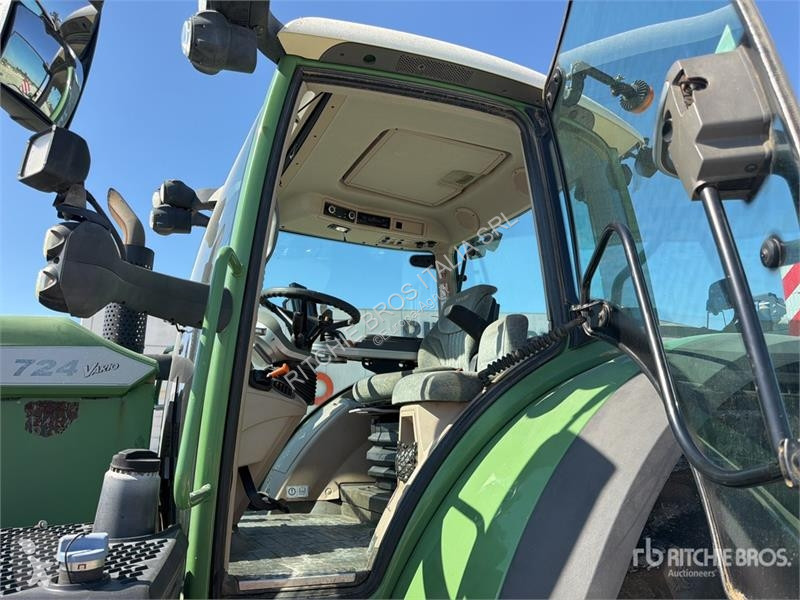 Сільськогосподарський трактор Fendt 724 Vario...