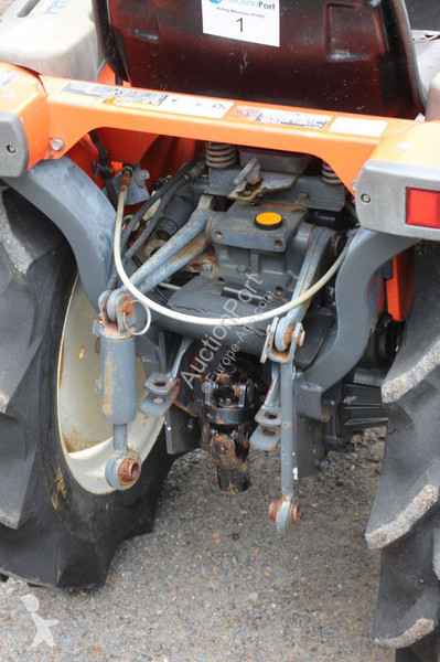 Сільськогосподарський трактор Kubota GB15