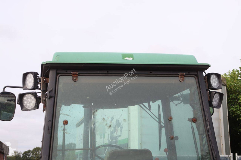 John Deere 2250 tractor