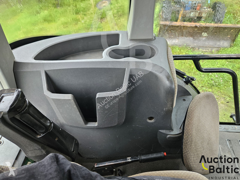 Claas Axion 830 tractor