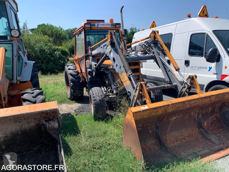 Tractor agrícola Renault 800M