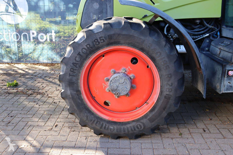 Tractor agrícola Claas 340 AXOS