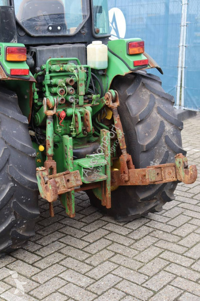 Tractor agrícola John Deere 5615 V