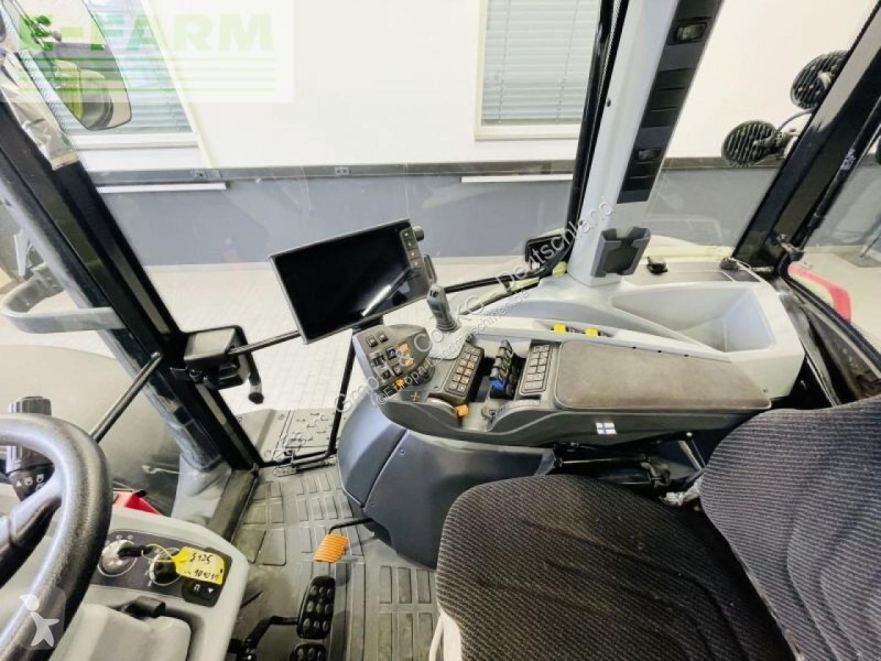 Tracteur agricole Valtra  g125ev versu